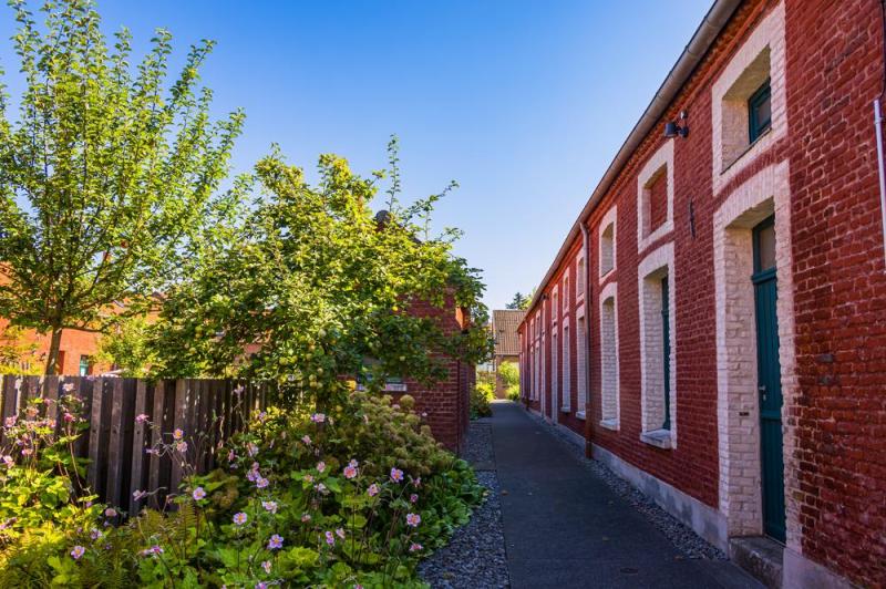 Peinture de fa&ccedil;ade &agrave; La Flotte, techniques pour un r&eacute;sultat durable